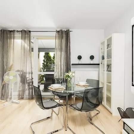 Cozy Karpia 17 With Terrace In By Renters Apartman Poznań