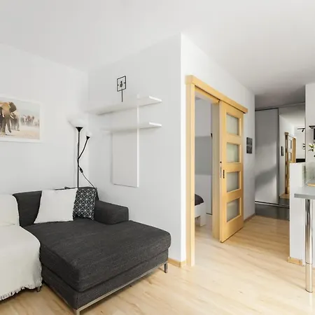 Cozy Karpia 17 With Terrace In By Renters Poznaň