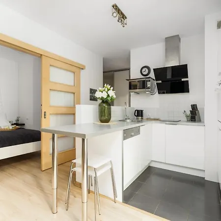 Cozy Karpia 17 With Terrace In By Renters * 포즈난