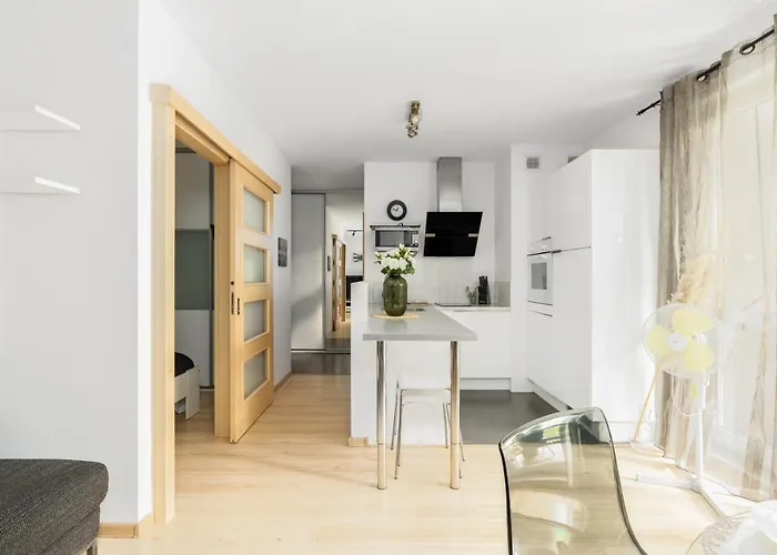 Cozy Karpia 17 With Terrace In By Renters Apartament