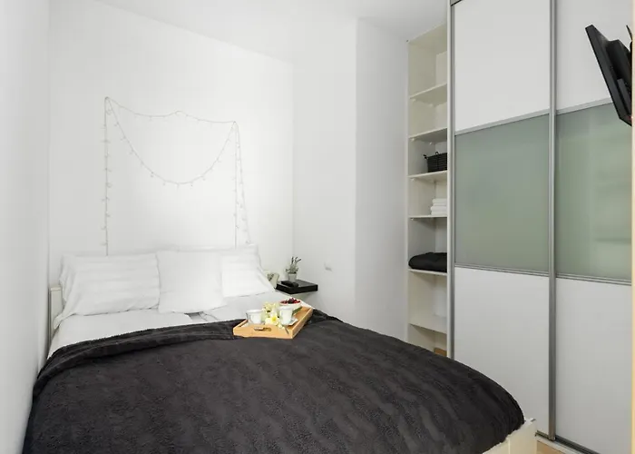 Cozy Karpia 17 With Terrace In By Renters * Poznań