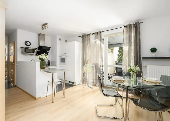 Cozy Karpia 17 With Terrace In By Renters Apartament